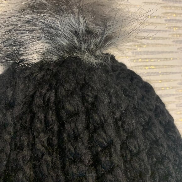 Hand crochet/knit toque - Picture 2 of 5